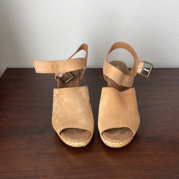 toms strappy wedges